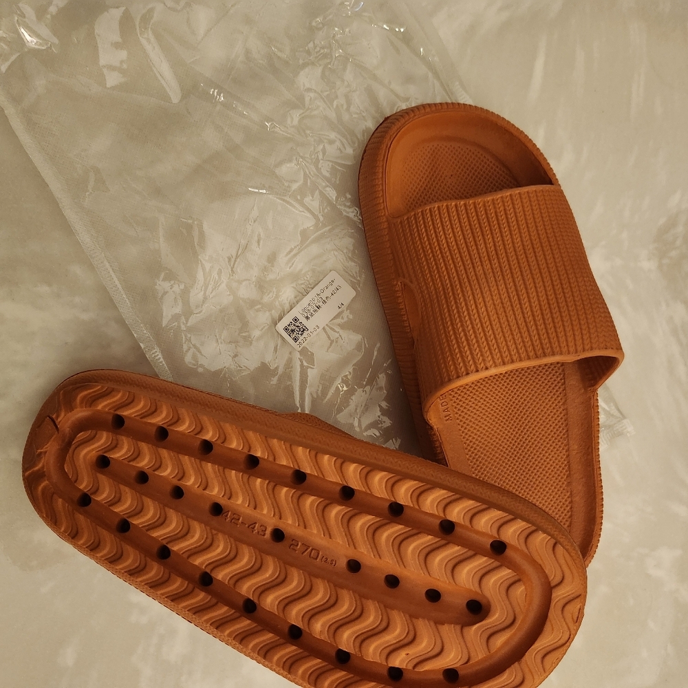 Foam slides/Slippers - Picture 2 of 4